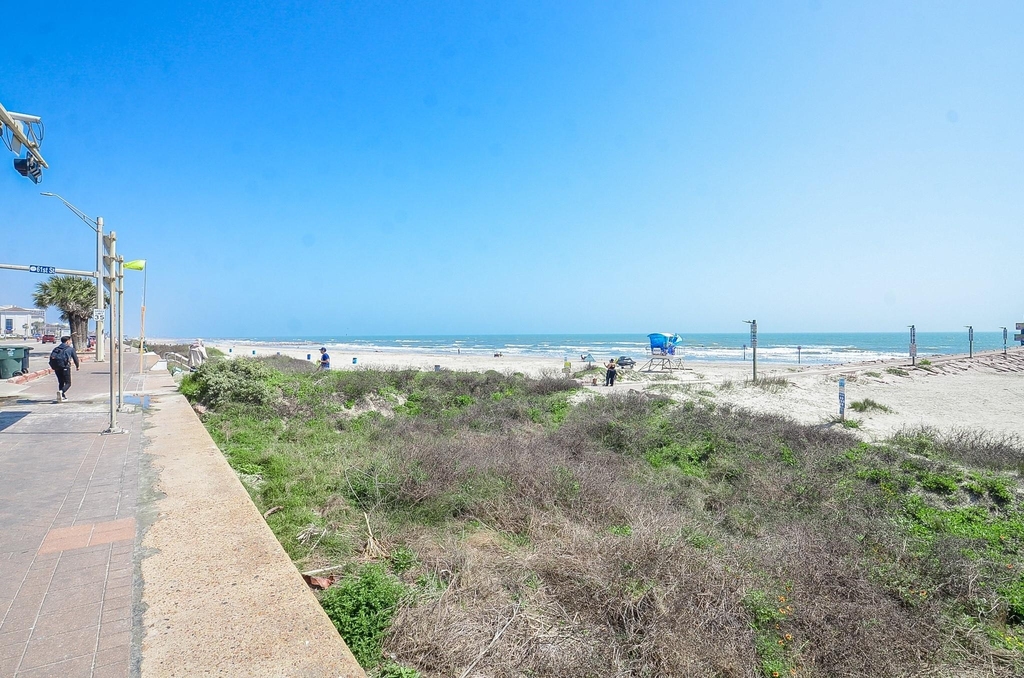 6102 Seawall Boulevard - Photo 6