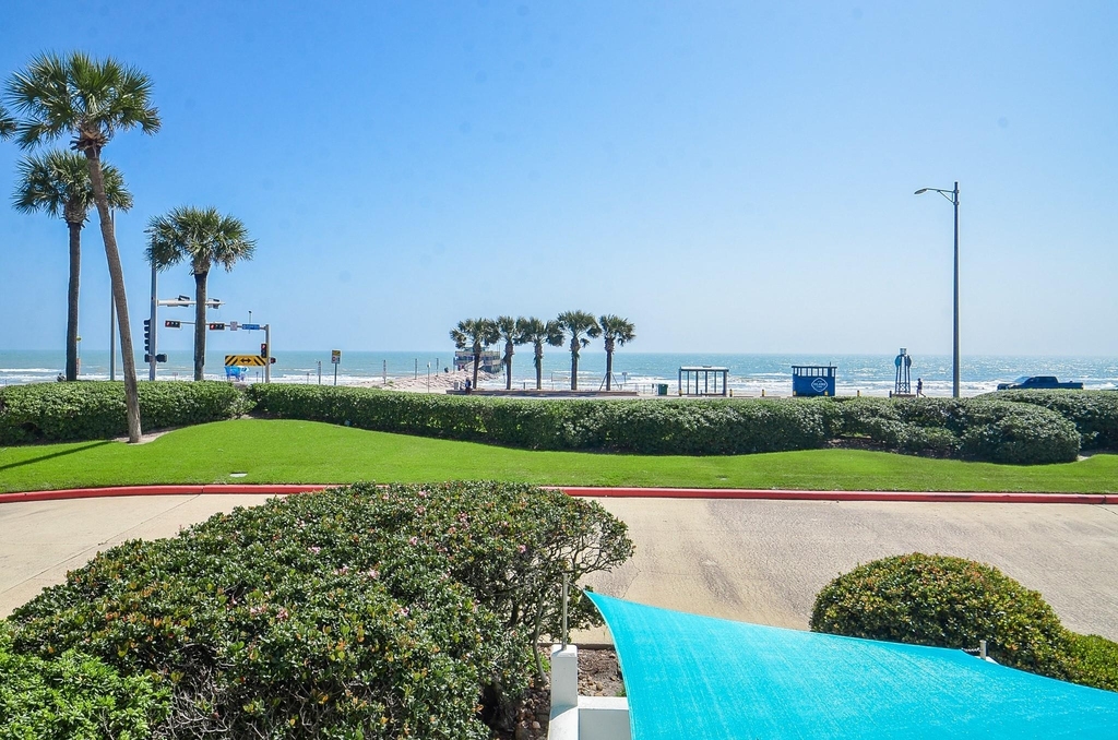 6102 Seawall Boulevard - Photo 3