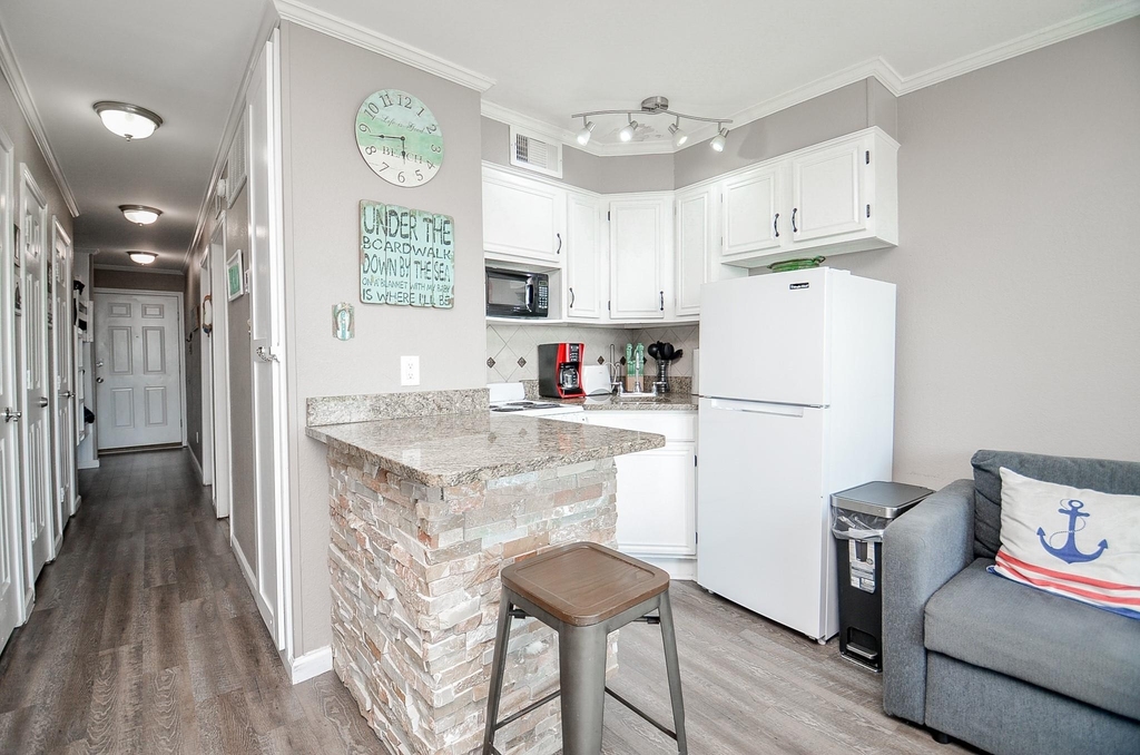 6102 Seawall Boulevard - Photo 33