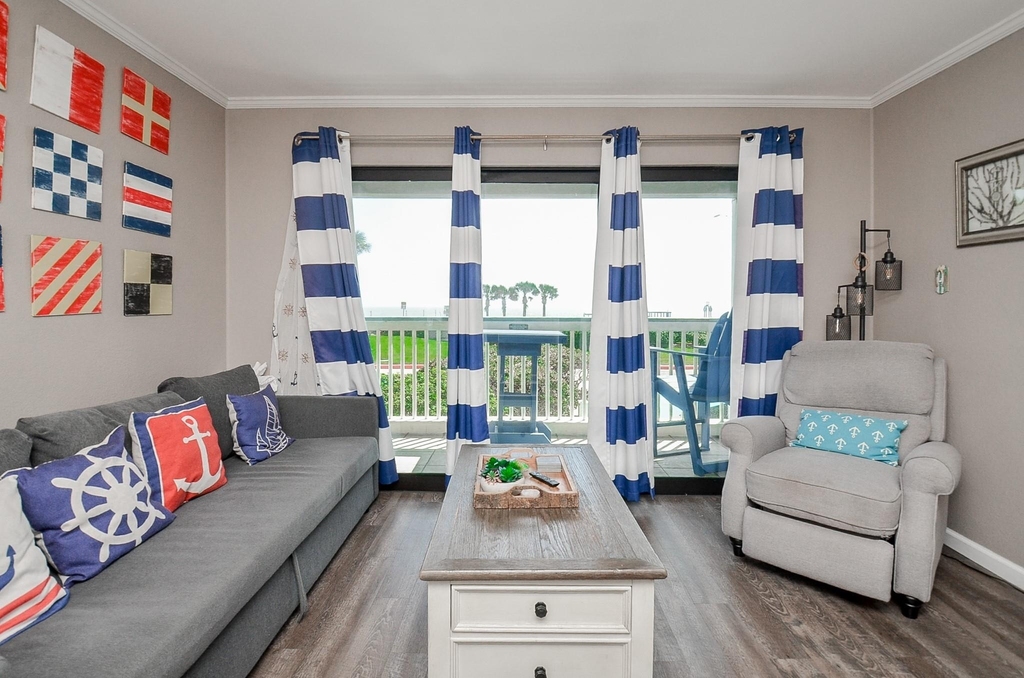 6102 Seawall Boulevard - Photo 0