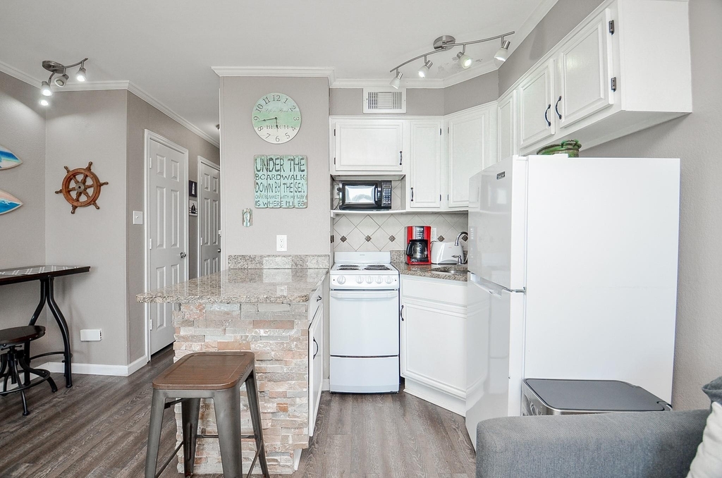 6102 Seawall Boulevard - Photo 34