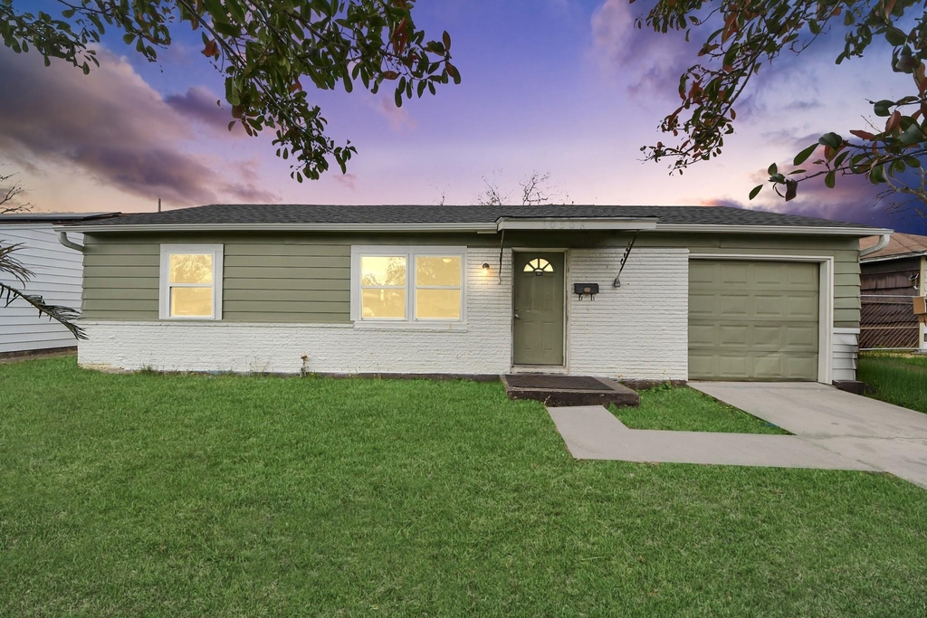 10506 Sierra Drive - Photo 2