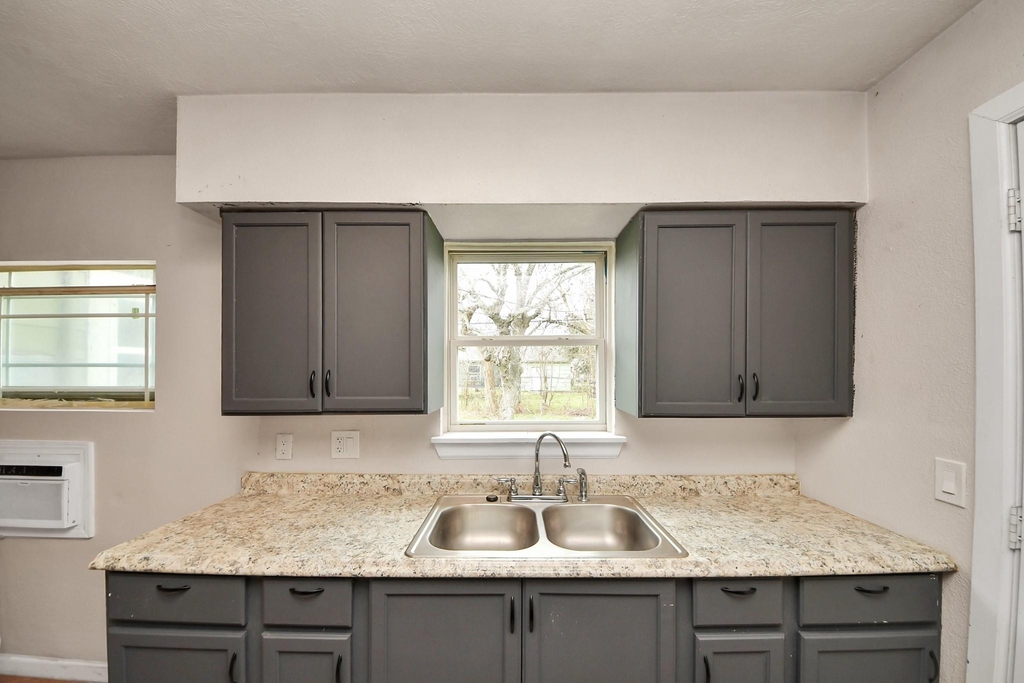 10506 Sierra Drive - Photo 15