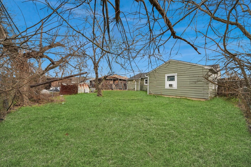 10506 Sierra Drive - Photo 3