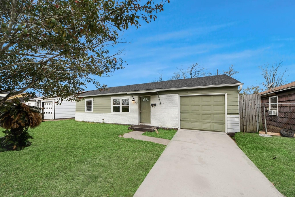 10506 Sierra Drive - Photo 0