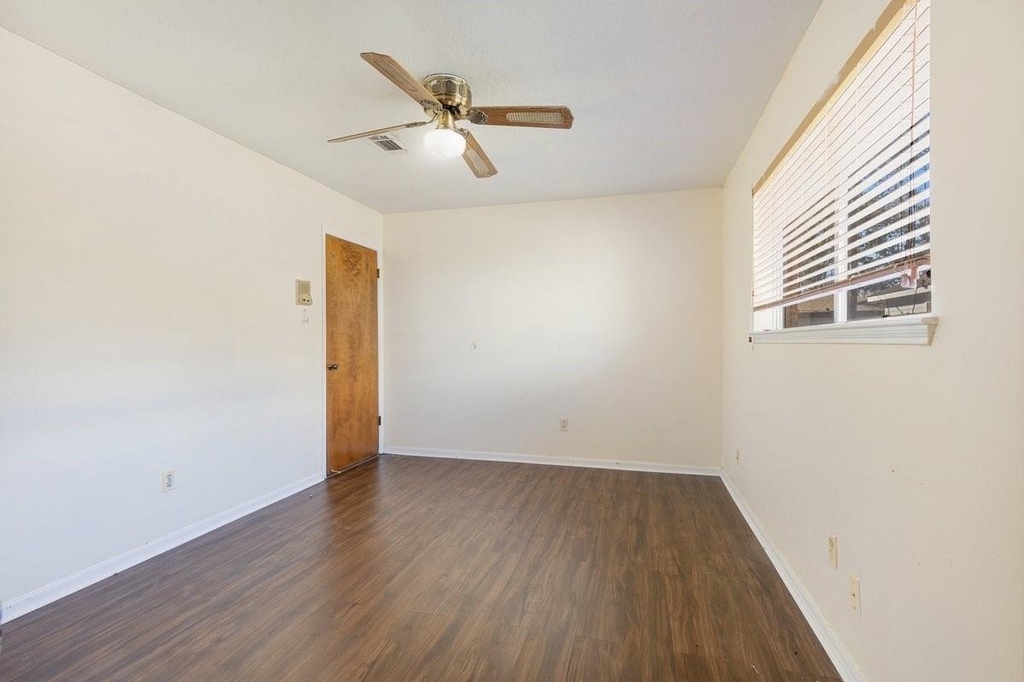 1006 Bolton Drive - Photo 14