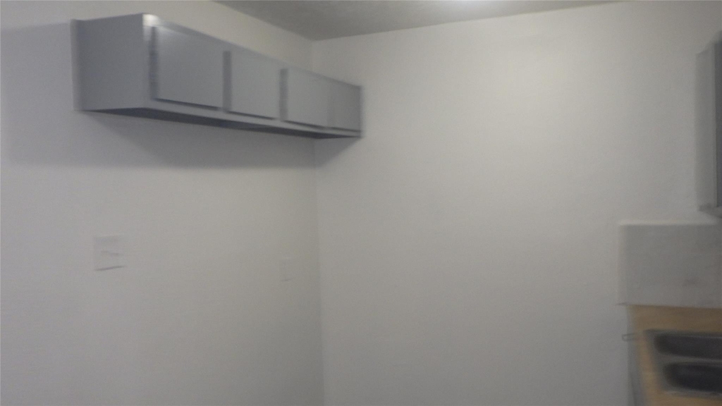 8410 Brandon Street - Photo 3