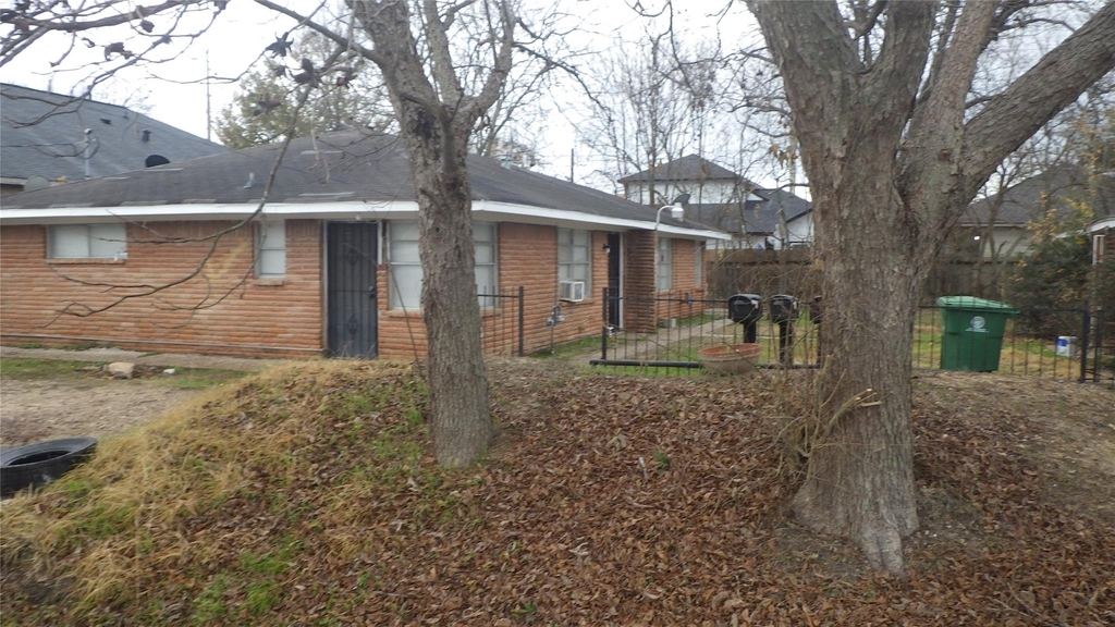 8410 Brandon Street - Photo 1