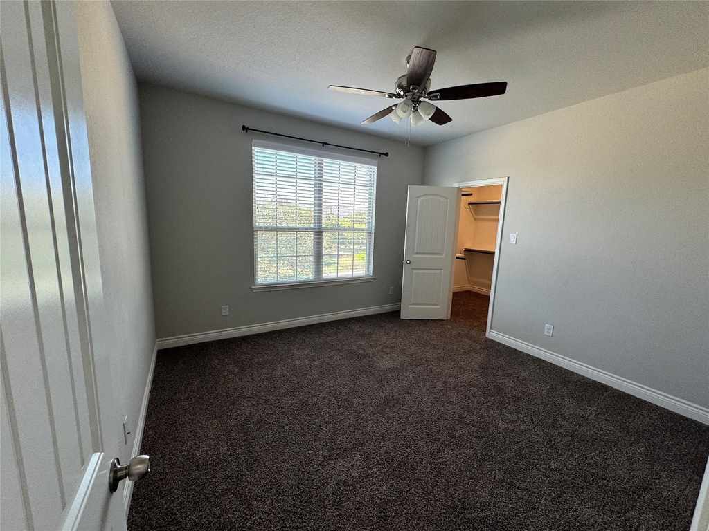 5231 Pickford Grove - Photo 18