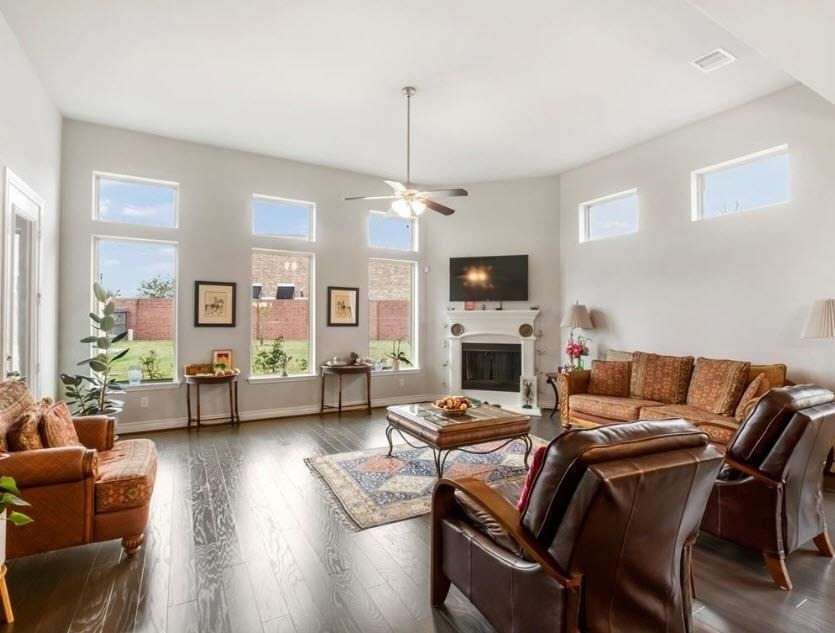 5231 Pickford Grove - Photo 4
