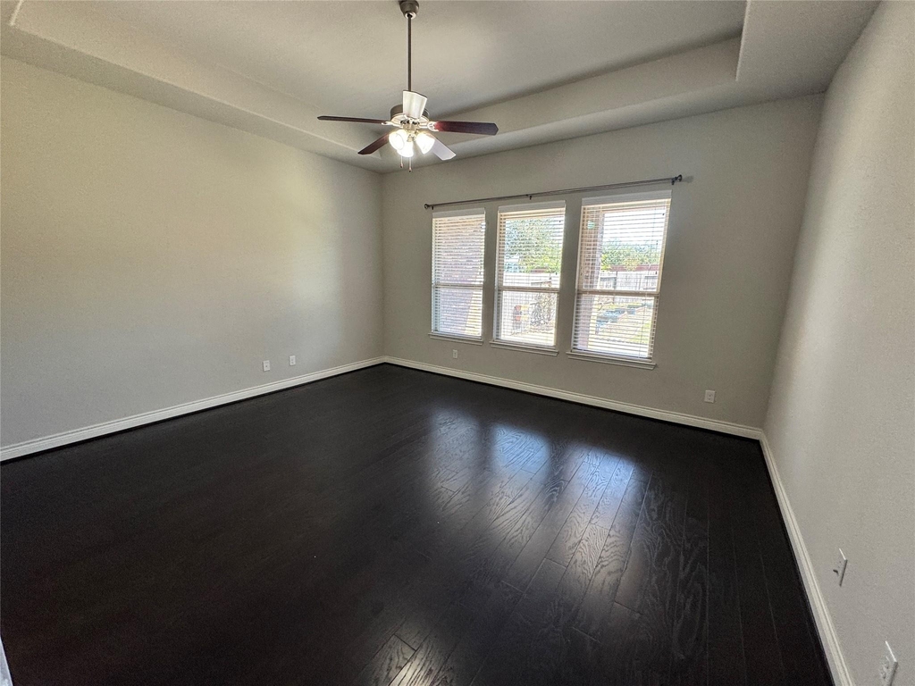 5231 Pickford Grove - Photo 12