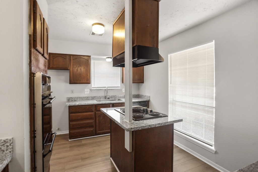 2035 Lexington Woods Drive - Photo 3
