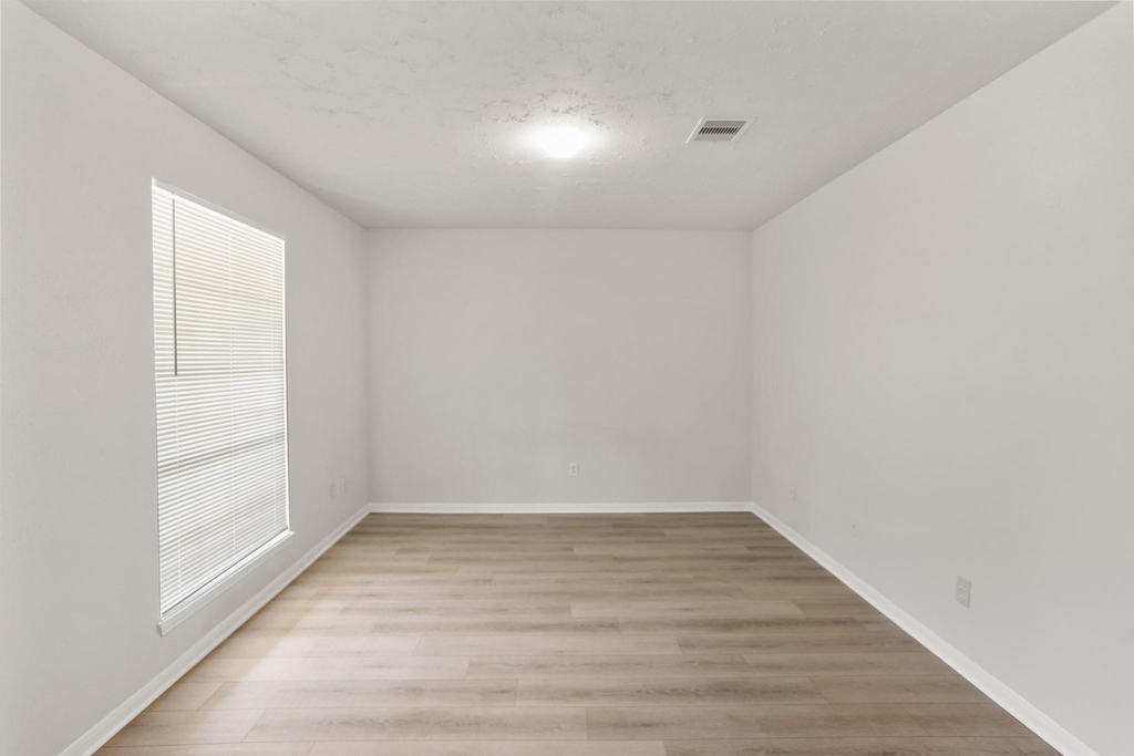 2035 Lexington Woods Drive - Photo 5