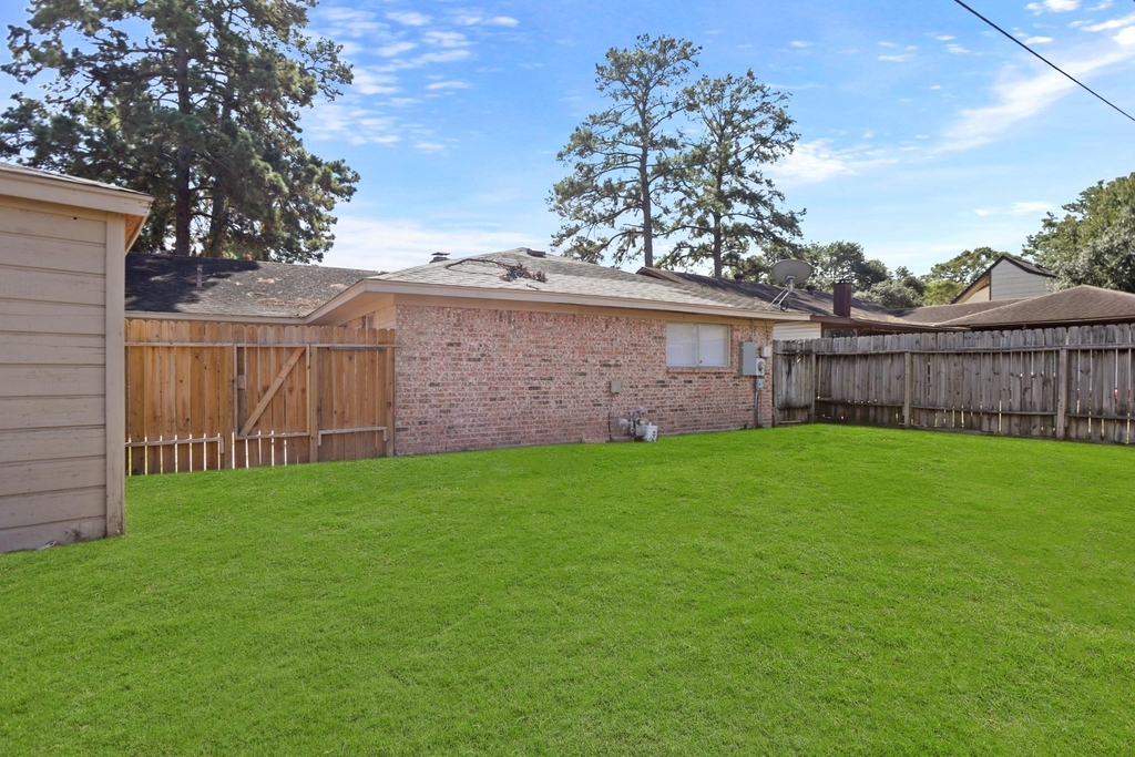 2035 Lexington Woods Drive - Photo 12