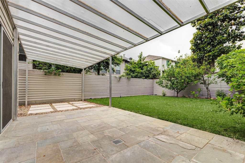 1222 Marconi Street - Photo 3