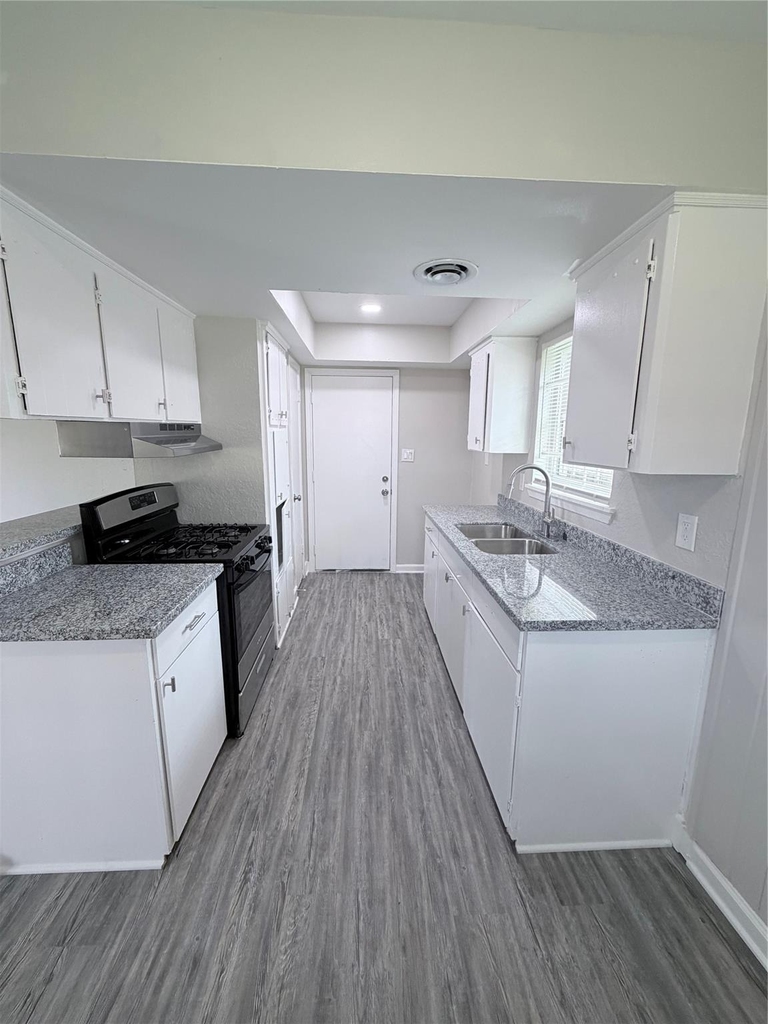 7705 Parker Road - Photo 8