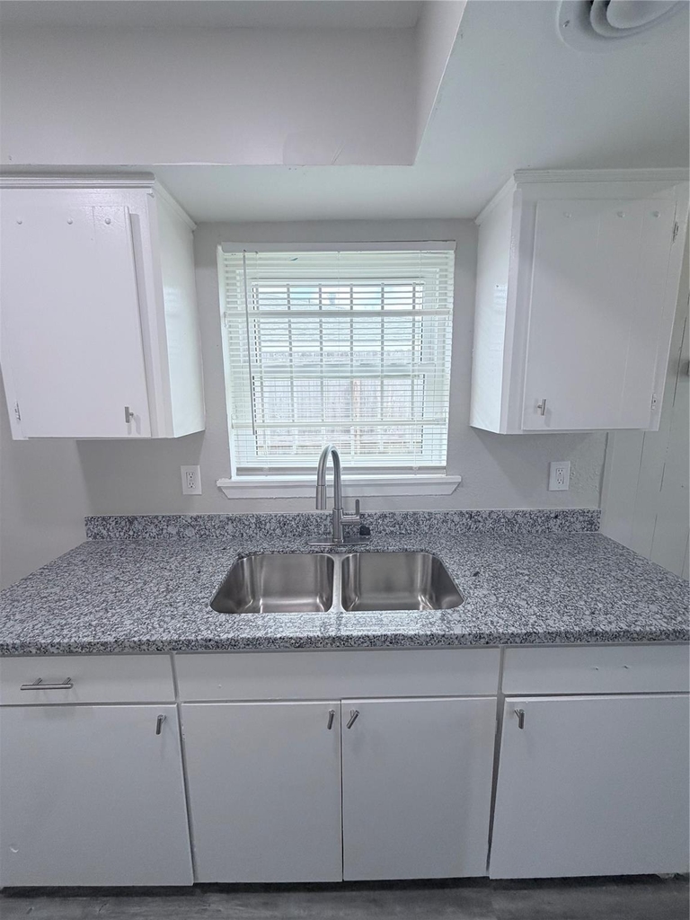 7705 Parker Road - Photo 10