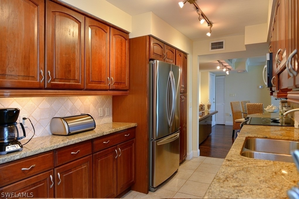 4001 Gulf Shore Boulevard N - Photo 8