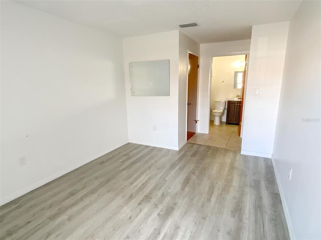 6036 Chesham Drive - Photo 9
