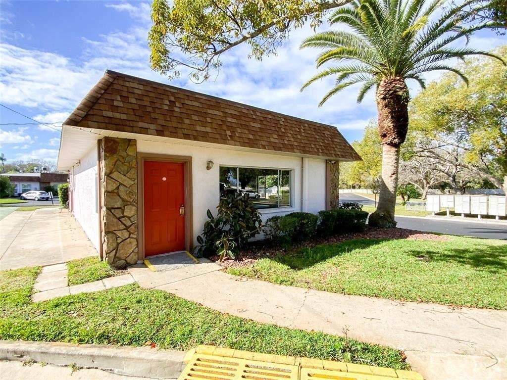 6036 Chesham Drive - Photo 18