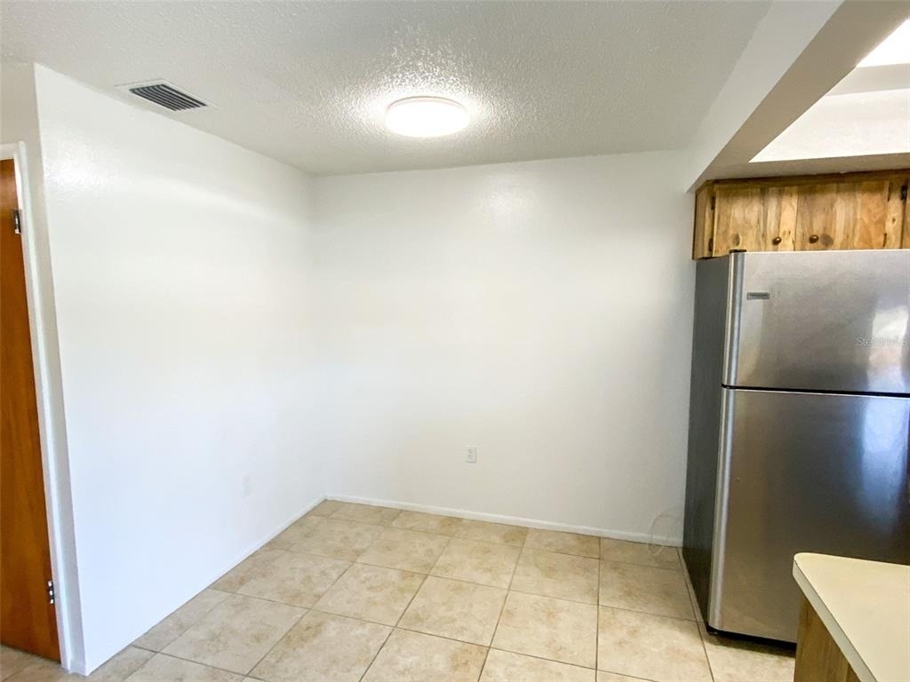 6036 Chesham Drive - Photo 4