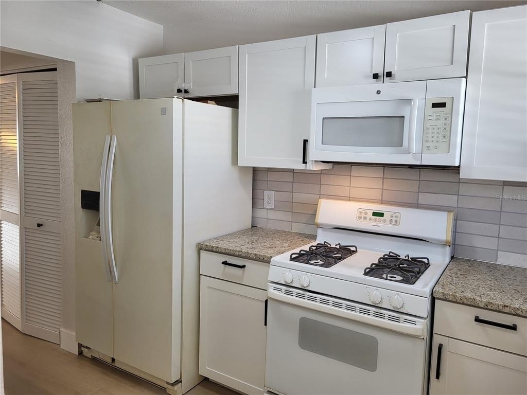 5521 80th Street N - Photo 8