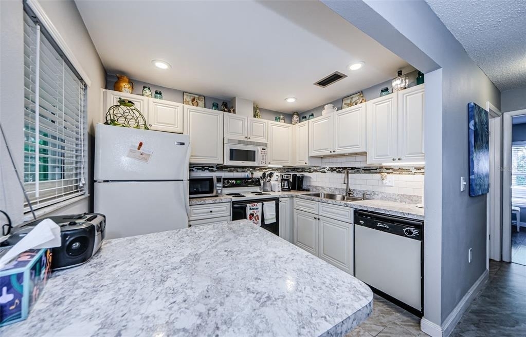 2700 Bayshore Boulevard - Photo 9