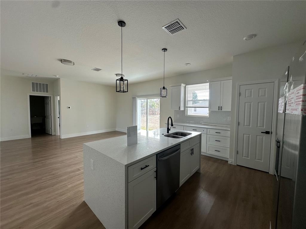 1323 E Derby Drive - Photo 6