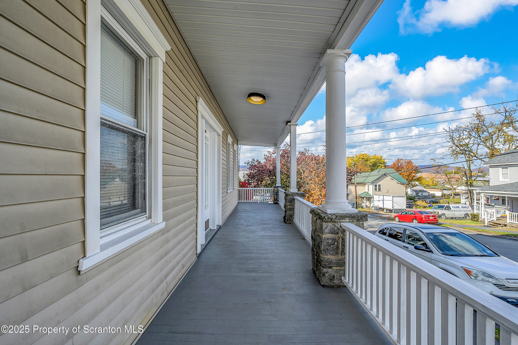 538 Birch Street - Photo 2
