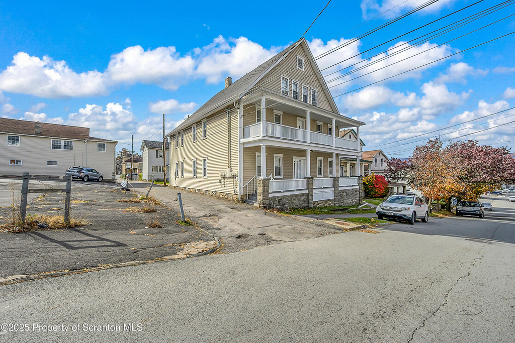 538 Birch Street - Photo 1