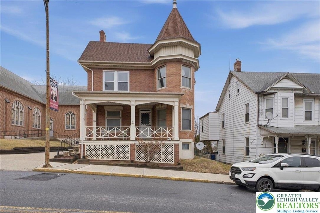 1229 Main Street - Photo 0