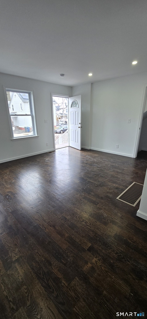 438 Park Street - Photo 2