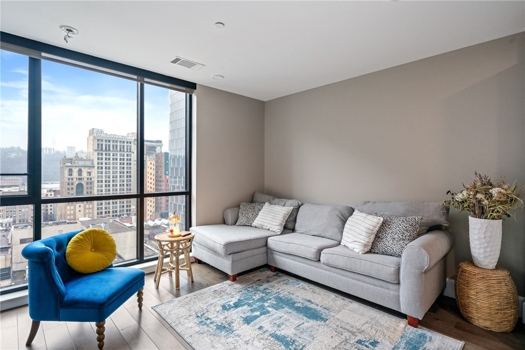 350 Oliver Ave - Photo 2