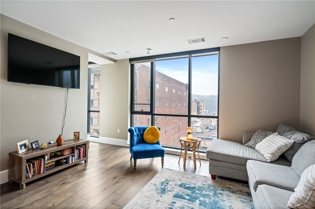 350 Oliver Ave - Photo 3