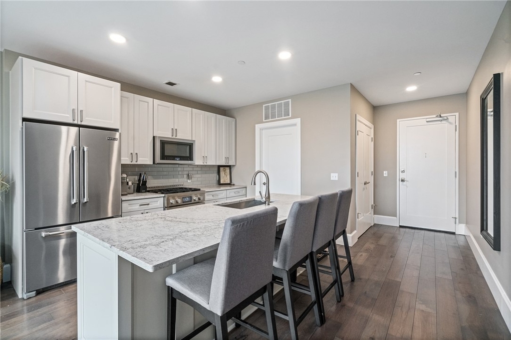 350 Oliver Ave - Photo 6