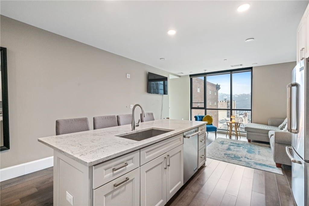 350 Oliver Ave - Photo 5