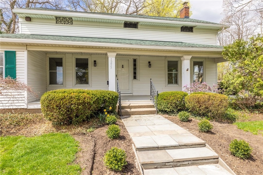 1253 Fairport Road - Photo 2