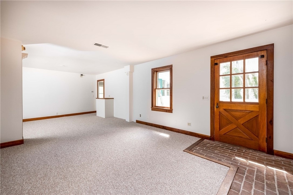 1253 Fairport Road - Photo 20