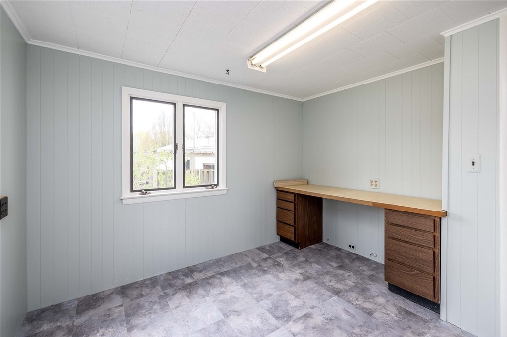 1253 Fairport Road - Photo 33