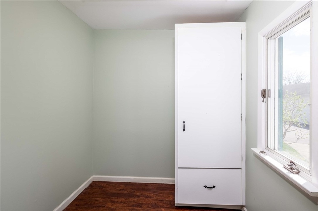 1253 Fairport Road - Photo 30