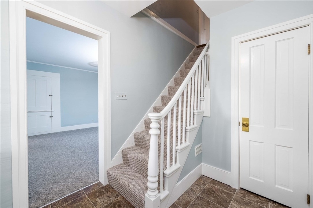 1253 Fairport Road - Photo 23