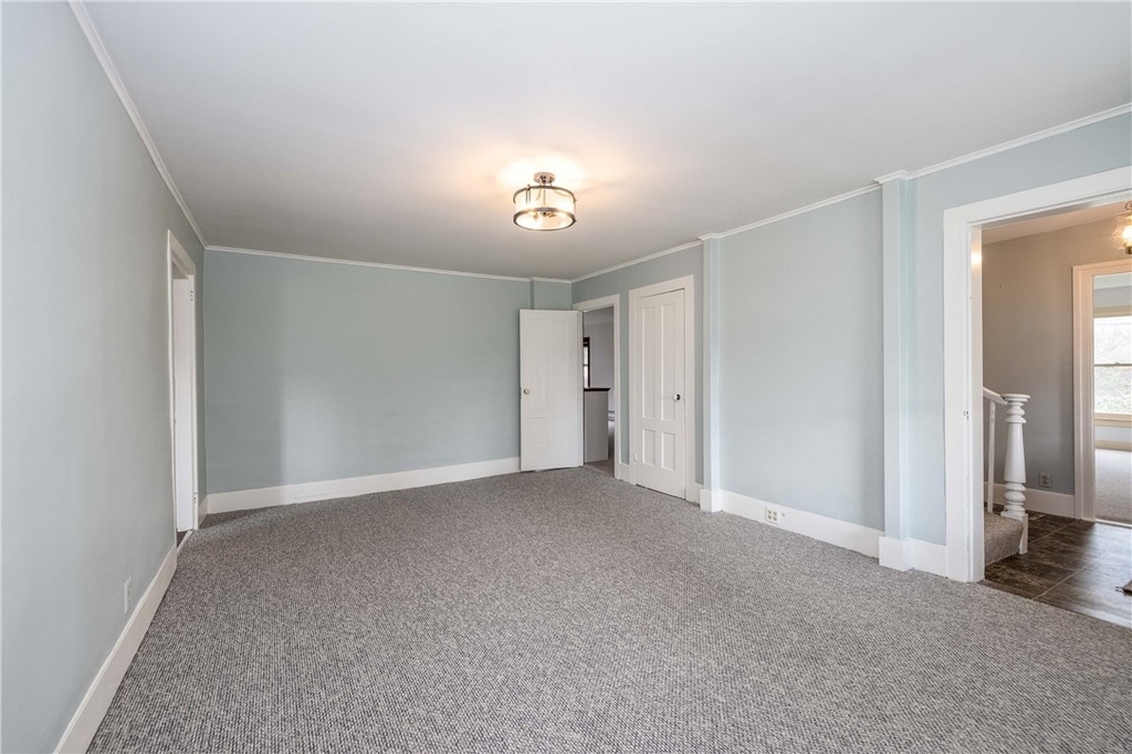 1253 Fairport Road - Photo 36
