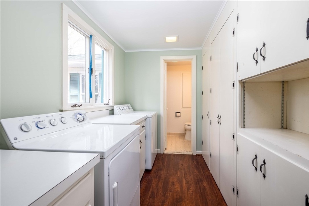 1253 Fairport Road - Photo 13