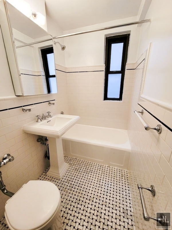 East 56 Street - Photo 6