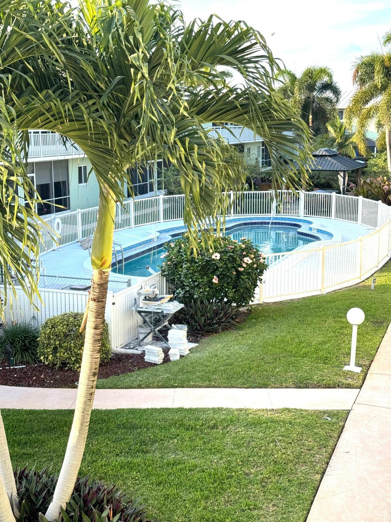 2100 Ne 38th Street - Photo 13