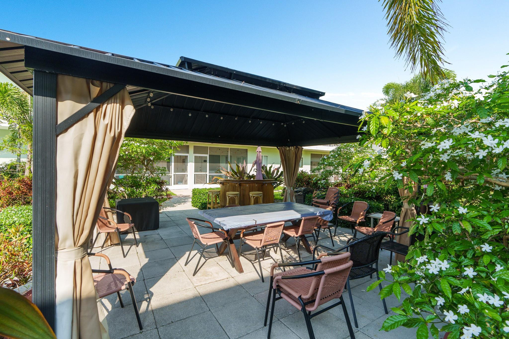 2100 Ne 38th Street - Photo 7