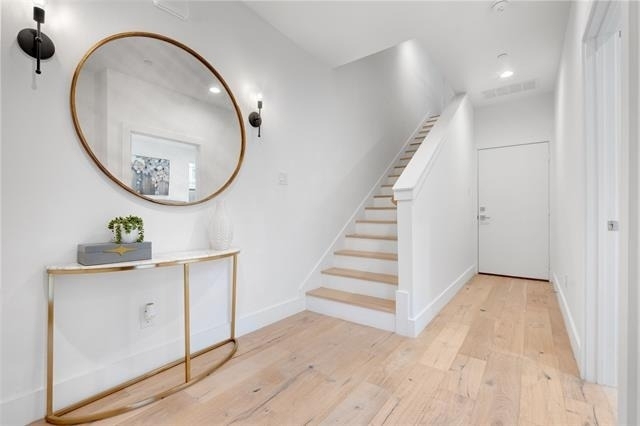 3915 N Hall Street - Photo 1