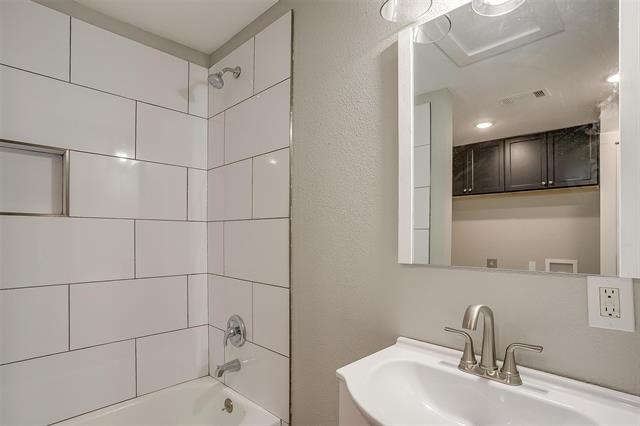 2932 Travis Avenue - Photo 17