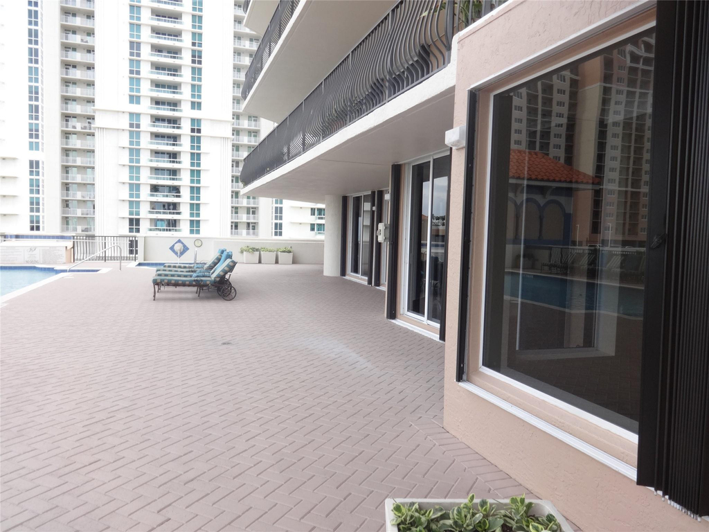 100 S Birch Road - Photo 31