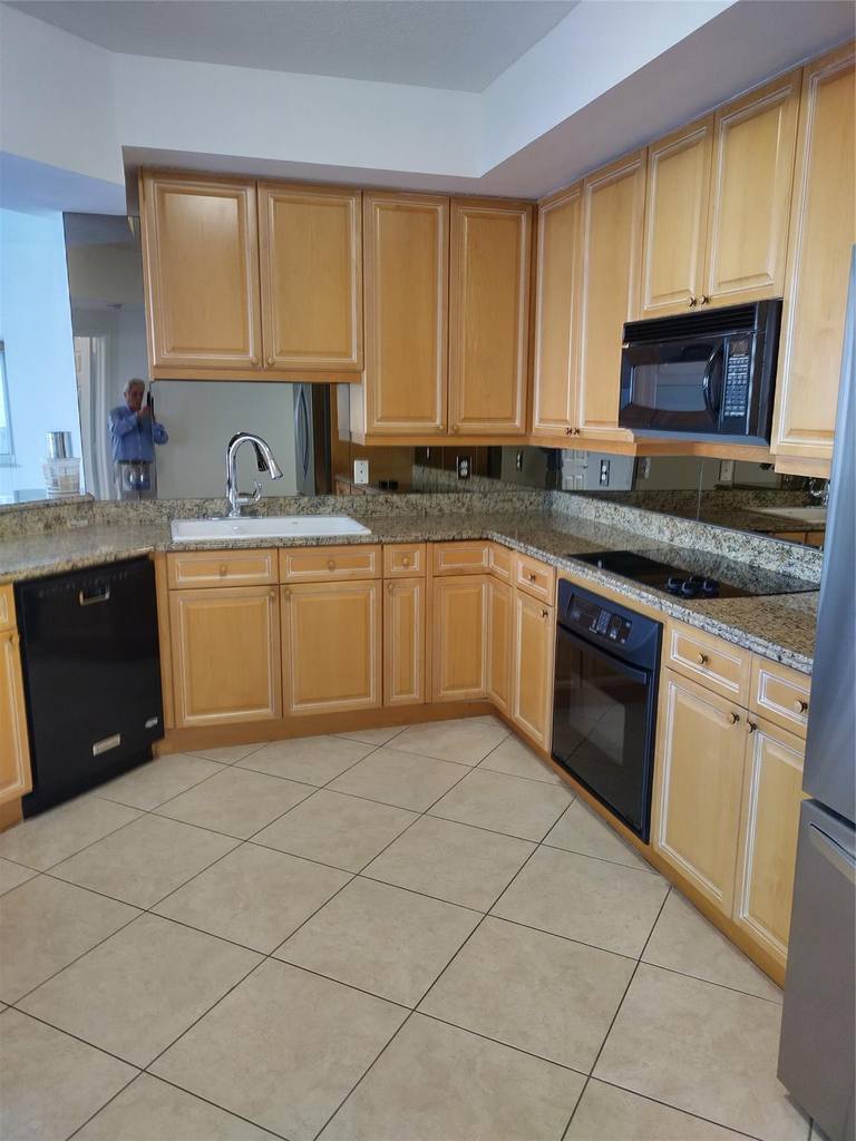 100 S Birch Road - Photo 3